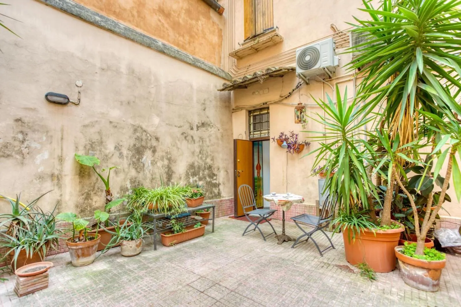 Santa Maria Maggiore Apartment روما 0*,